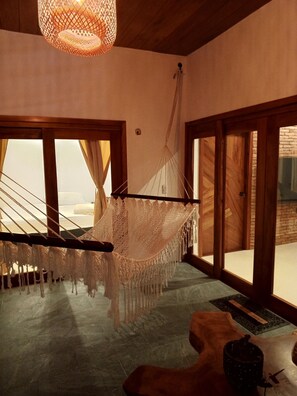 Căn hộ Cao cấp, ban công | Ban công