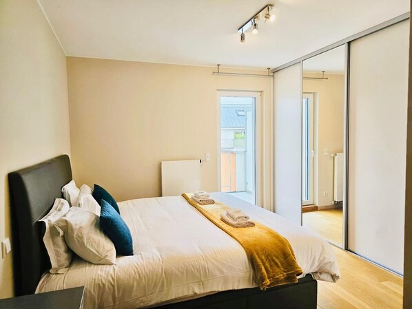 2 bedrooms, iron/ironing board, free WiFi - Two bedrooms with parking in Hesperange (Hesperange)