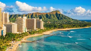 Beach nearby - Your Hawaiian Escape Awaits – The Grand Waikikian - 2 Bedroom Partial Ocean View (Honolulu)