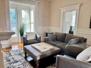 Smart TV - Stylish home next to train to Boston, near Salem (Wakefield)