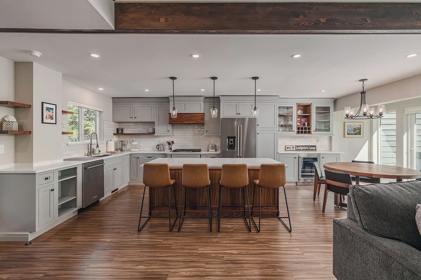 Contemporary Girdwood Getaway
