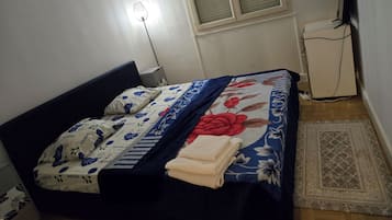 2 habitaciones, tabla de planchar con plancha, wifi y ropa de cama