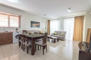 Interior - Rodos Marina and City


 (Rhodes)