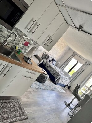 Interior - Cozy Condo in Enchanting Orlando with Fitness Room, AC, WiFi (Orlando)