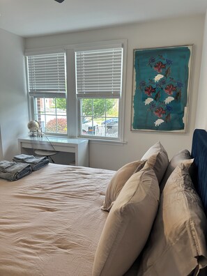 2 bedrooms, desk, iron/ironing board, WiFi - DC Tranquil 2BR w/ Laundry, Parking & Dishwasher (Washington)