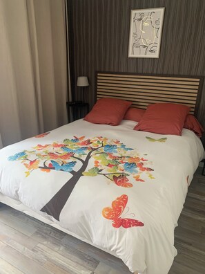3 bedrooms, iron/ironing board, WiFi, bed sheets - Loue Charmante Maison Avec Piscine 6 Personnes (Les Sables-d'Olonne)