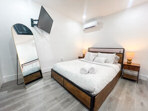 4 camere, una scrivania, ferro/asse da stiro, Wi-Fi