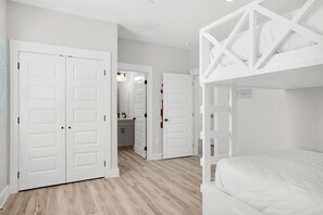 8 chambres, fer et planche à repasser, Wi-Fi gratuit, draps fournis