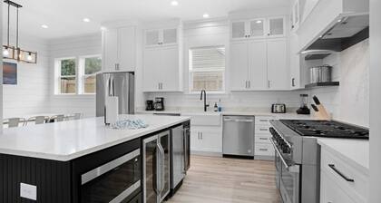 Top Gun: Golf Cart Included - Pet Friendly!