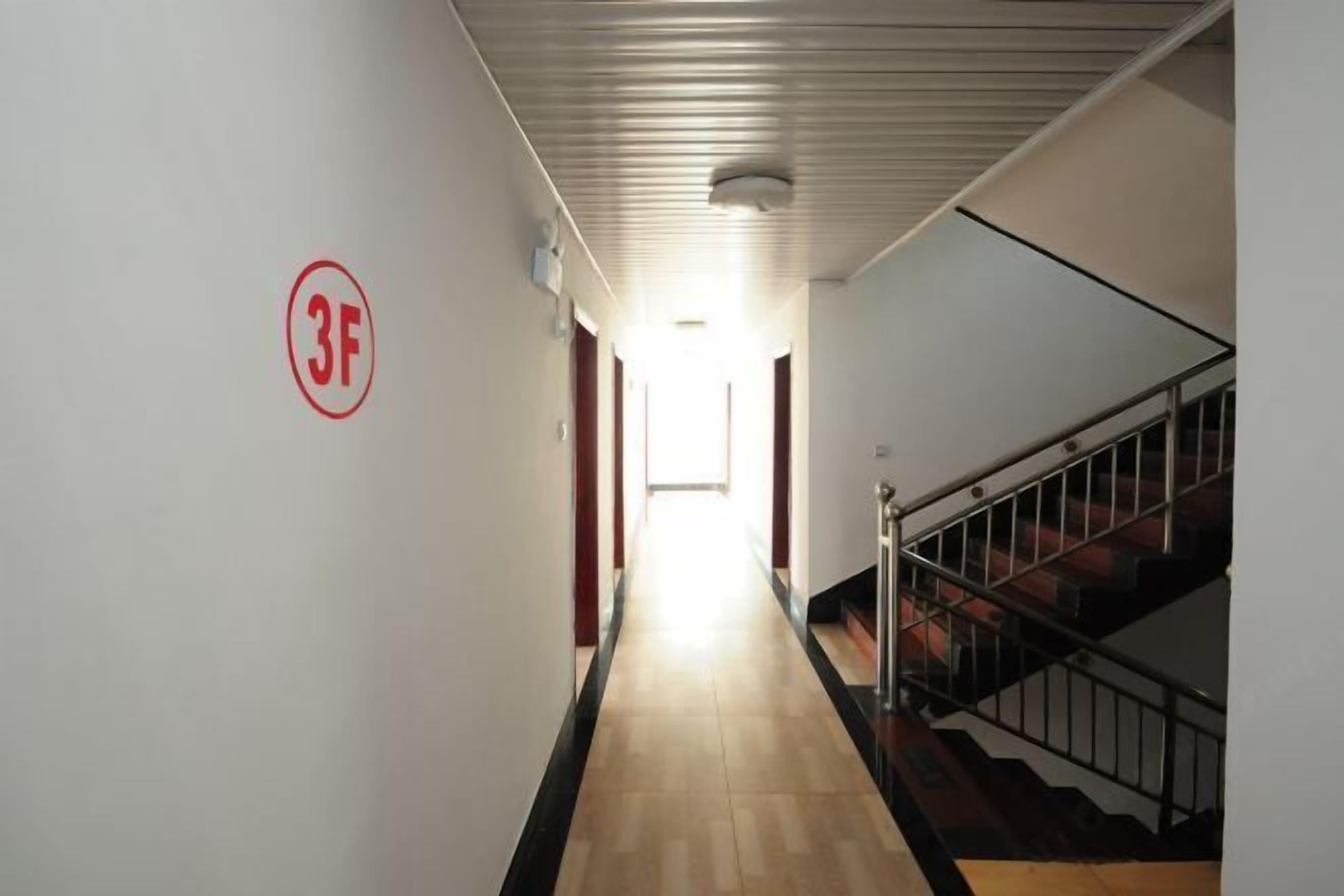 المنشأة من الداخل