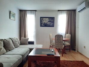 Smart TV - Apartments Sarajevo near University Campus and Former Josip Broz Tito barrack (Sarajevo)