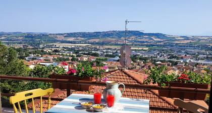 Independent apartment with balcony and view, parking, and free breakfast