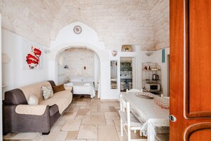 Living area - La Dimora di Max by Rentbeat (Ostuni)