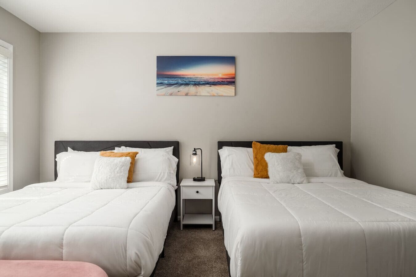 3 habitaciones, escritorio, tabla de planchar con plancha y wifi gratis 