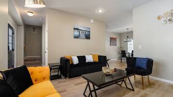 Smart-tv och eldstad