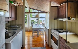 Refrigerador, horno, placa de cocina, cafetera/tetera