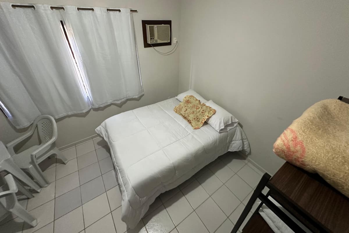 Habitación clásica con 1 cama matrimonial o 2 individuales | Insonorización, wifi gratis y ropa de cama