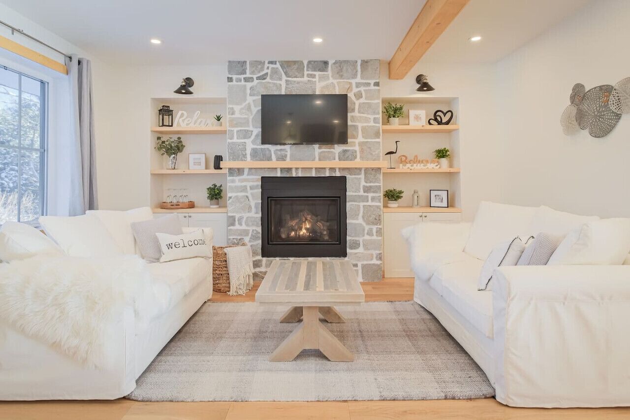 Smart-tv, eldstad, tv-spel och dvd-spelare