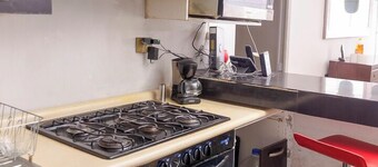 New Cozy San Pedro Home Patio Work Area