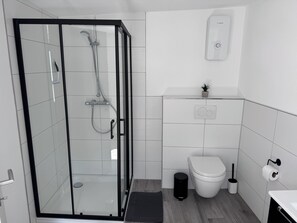 Toallas y papel higiénico