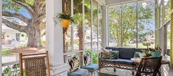 Charming 3-bedroom historic cottage in Bay Saint Louis with public beach access