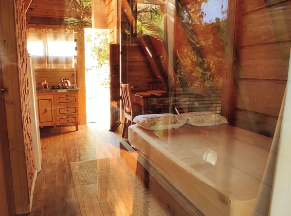 1 bedroom, travel cot, WiFi, bed sheets