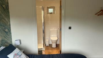 1 bedroom, iron/ironing board, travel cot, WiFi