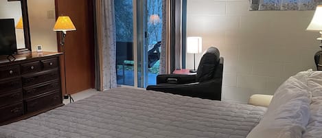 1 chambre, bureau, fer et planche à repasser, Wi-Fi gratuit