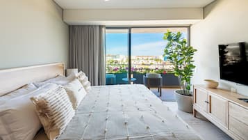 Panoramic Apartment, Pool Access, Sea View | 2 bedrooms, individually decorated, individually furnished