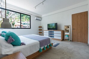 4 bedrooms, individually decorated, individually furnished, free WiFi