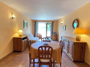 Interior - 04B2 : Beautiful studio in a mas provençal - pool (Brunet)