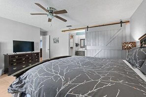 3 bedrooms, iron/ironing board, free WiFi, bed sheets