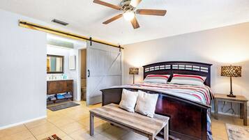 3 bedrooms, iron/ironing board, free WiFi, bed sheets