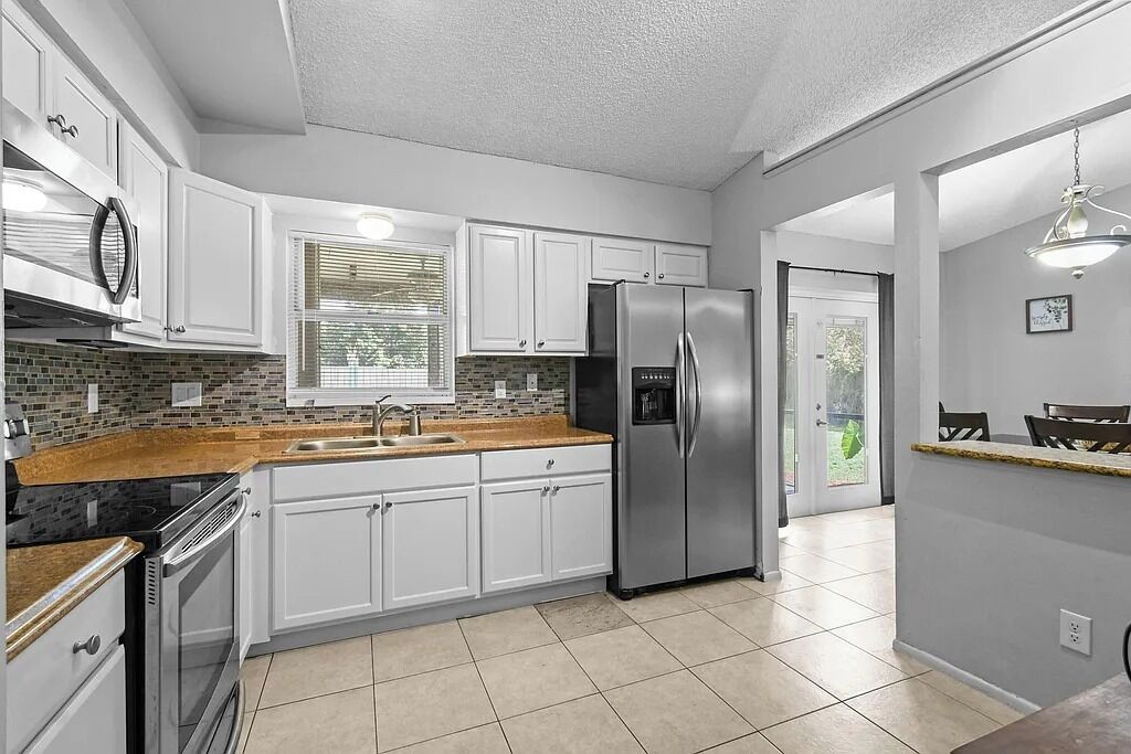 冰箱、微波炉、烤箱、炉灶