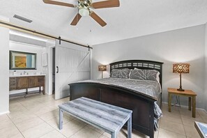 3 bedrooms, iron/ironing board, free WiFi, bed sheets - BR Tropical Oasis in Port St Lucie (Port Saint Lucie)