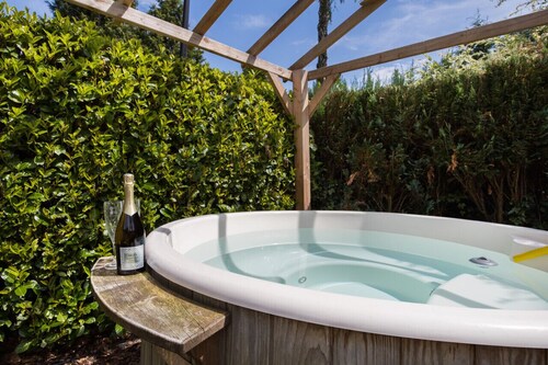 Stay With Private Hottub / Sauna