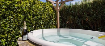 Stay With Private Hottub / Sauna