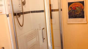 Deluxe Double Room, Multiple Beds, Non Smoking, Sea View | Bathroom | Free toiletries, soap, shampoo, toilet paper