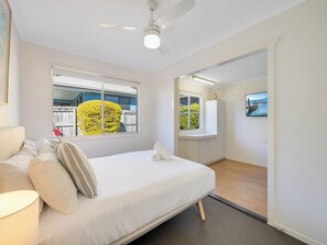 3 室のベッドルーム、アイロン / アイロン台、WiFi (無料)、ベッドシーツ