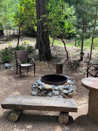 Lake Pillsbury, Hull Mt.Cabin 2BR1Ba w/deck