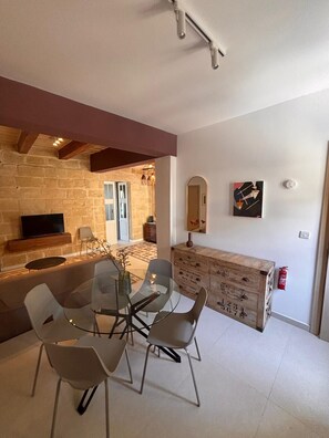 Dining - Three cities Malta 4 (Cospicua)