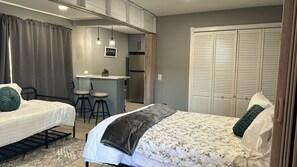 1 bedroom, WiFi, bed sheets