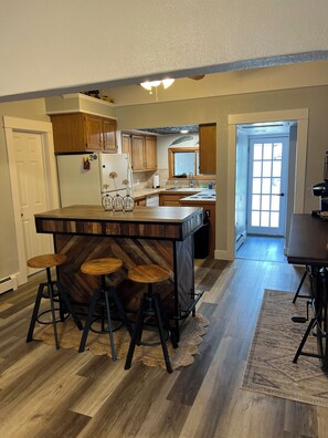 Fridge, microwave, oven, stovetop - Thoughtfully remodeled Old Town 3-bedroom bungalow in charming Loveland, W/WIFI (Loveland)