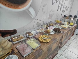 Desayuno buffet incluido todos los días 