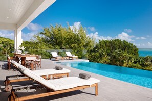 A heated pool - TC Villas -Allegria -Beachfront Luxury in Emerald Point, the Malibu of TCI (Providenciales)