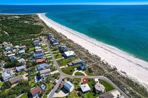 Beach - Pet friendly house across from the ocean, 30 day minimum stay (Fernandina Beach)