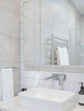 Towels - Executive city-fringe Townhouse| by Furnished Rentals (Auckland)