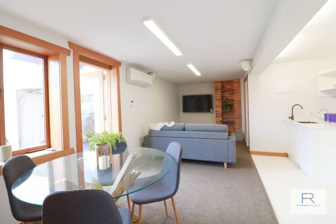 Comfortable Cosy Apartment| By Furnished Rentals - 