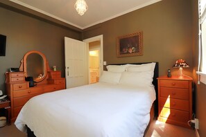 1 soverom, strykejern/-brett, wi-fi (inkludert) og sengetøy