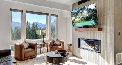 Luxury Chalet 411 I Private Hot Tub I Great Views I Best Price I Discounted Attractions